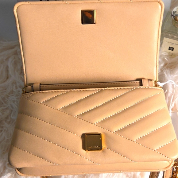 Tory Burch NWTs Kira Chevron Chain Wallet - Picture 11 of 16